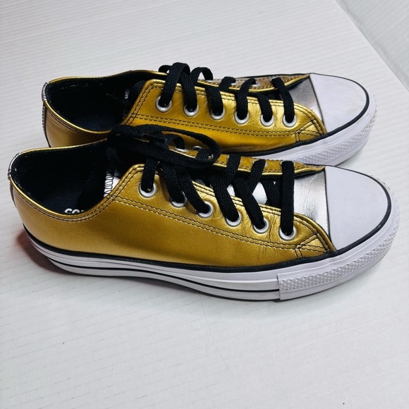 Converse Shoes - CONVERSE Chuck Taylor All Star Lift Low Top Sneakers Size 8